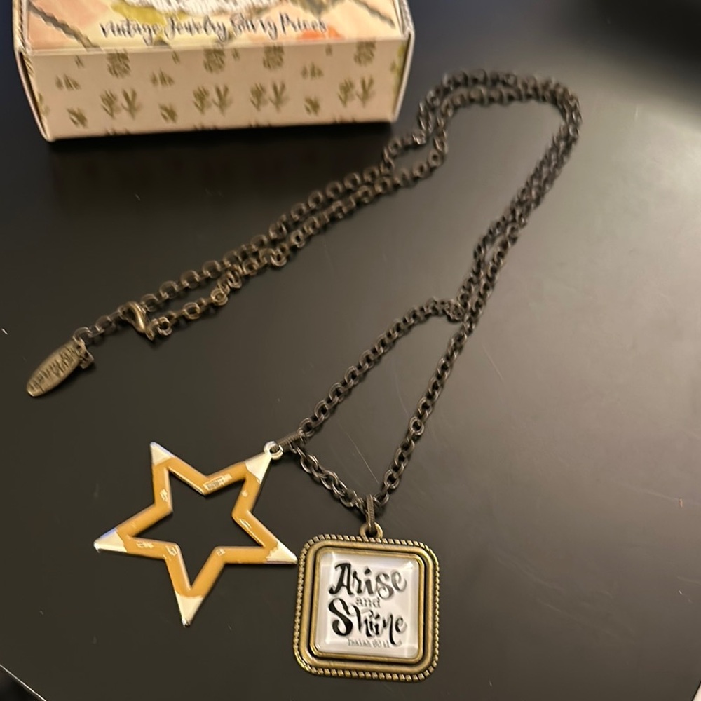Plunder Gold Star and Inspirational Pendant Necklace